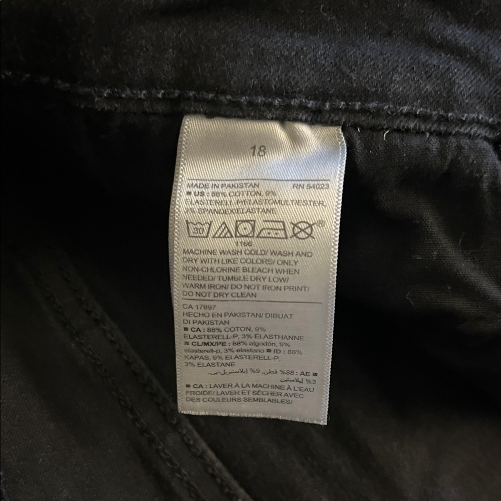 Old Navy Rockstar Black Jeans - Picture 7 of 8